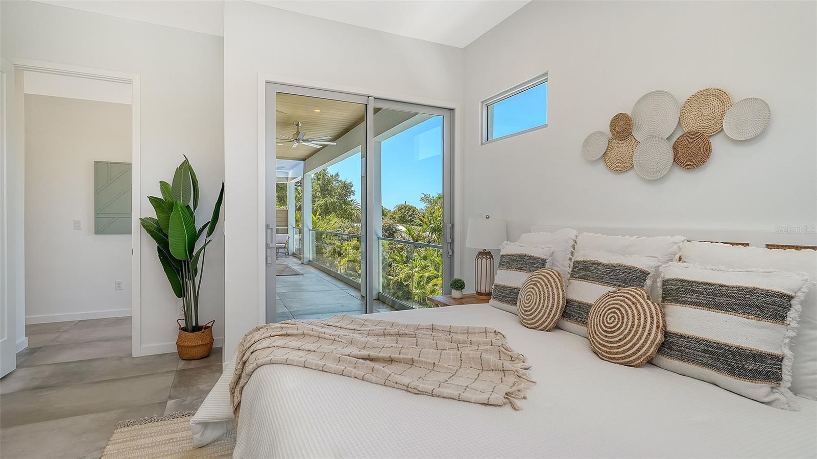 SOUTH GATE - Residential