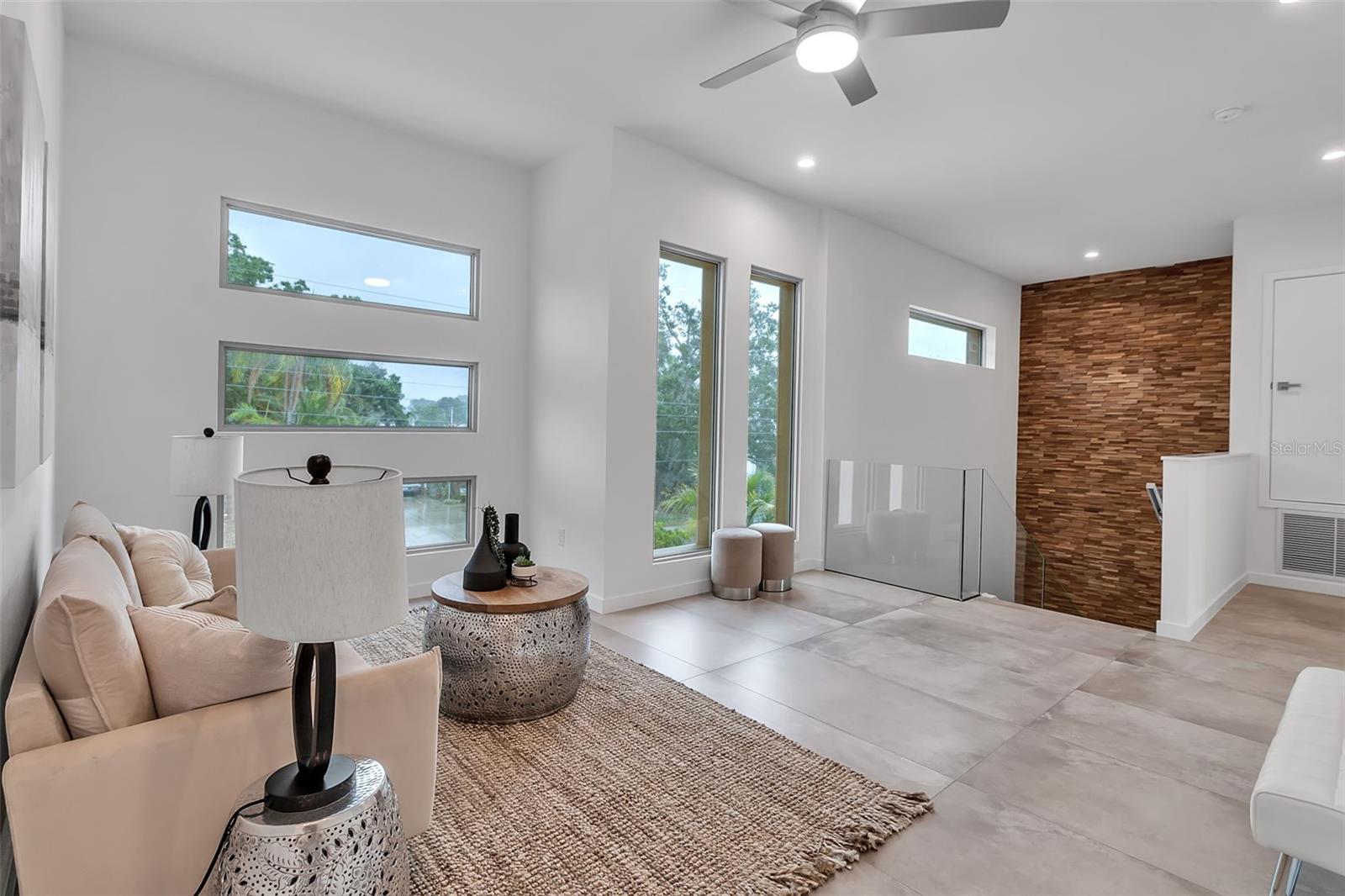 SOUTH GATE - Residential