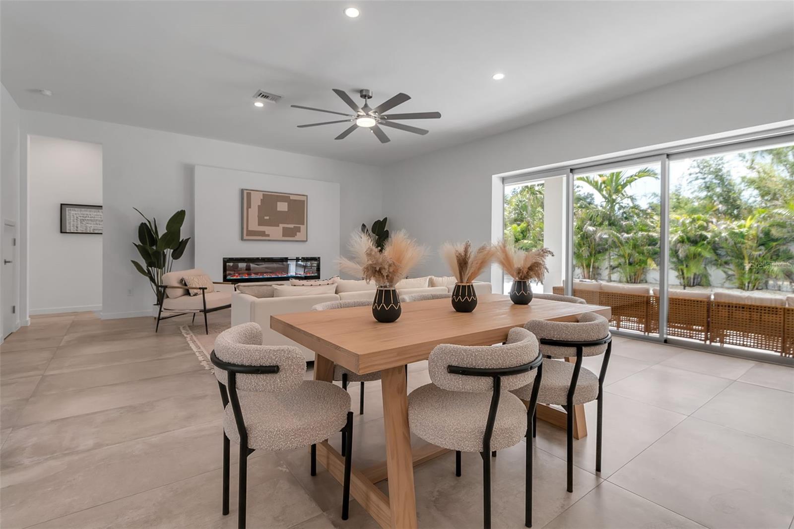 SOUTH GATE - Residential