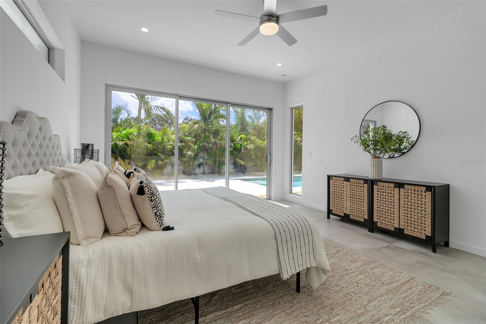 SOUTH GATE - Residential