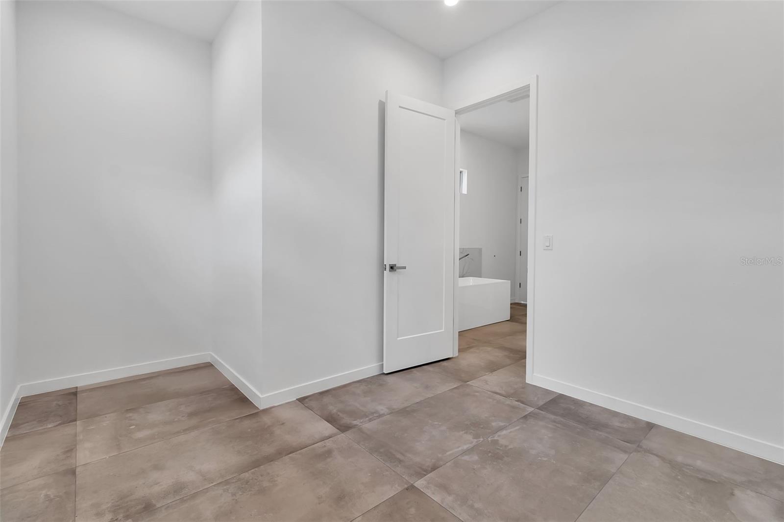 SOUTH GATE - Residential