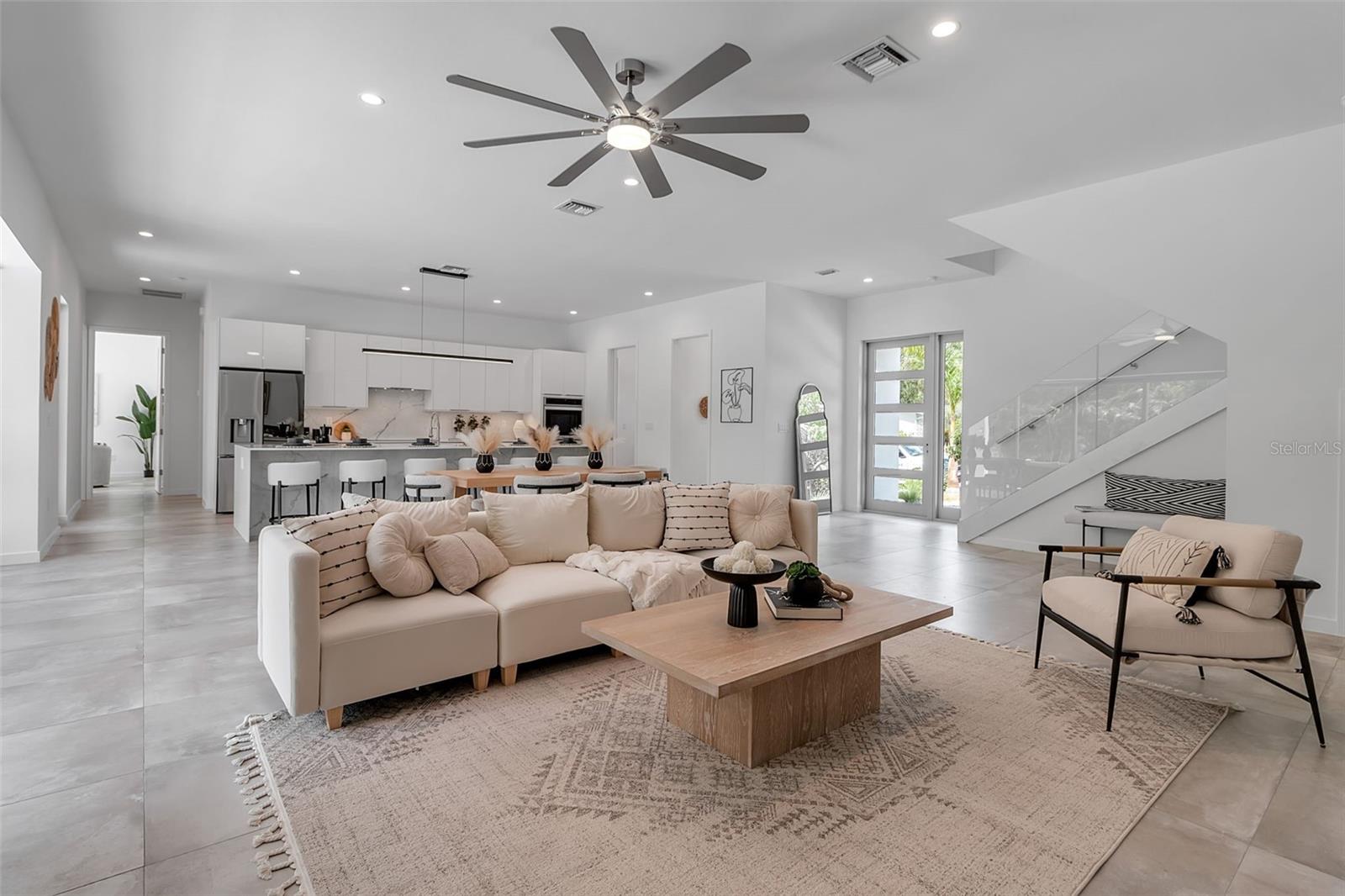 SOUTH GATE - Residential