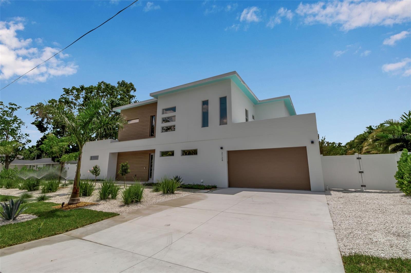2124 CLEMATIS PLACE