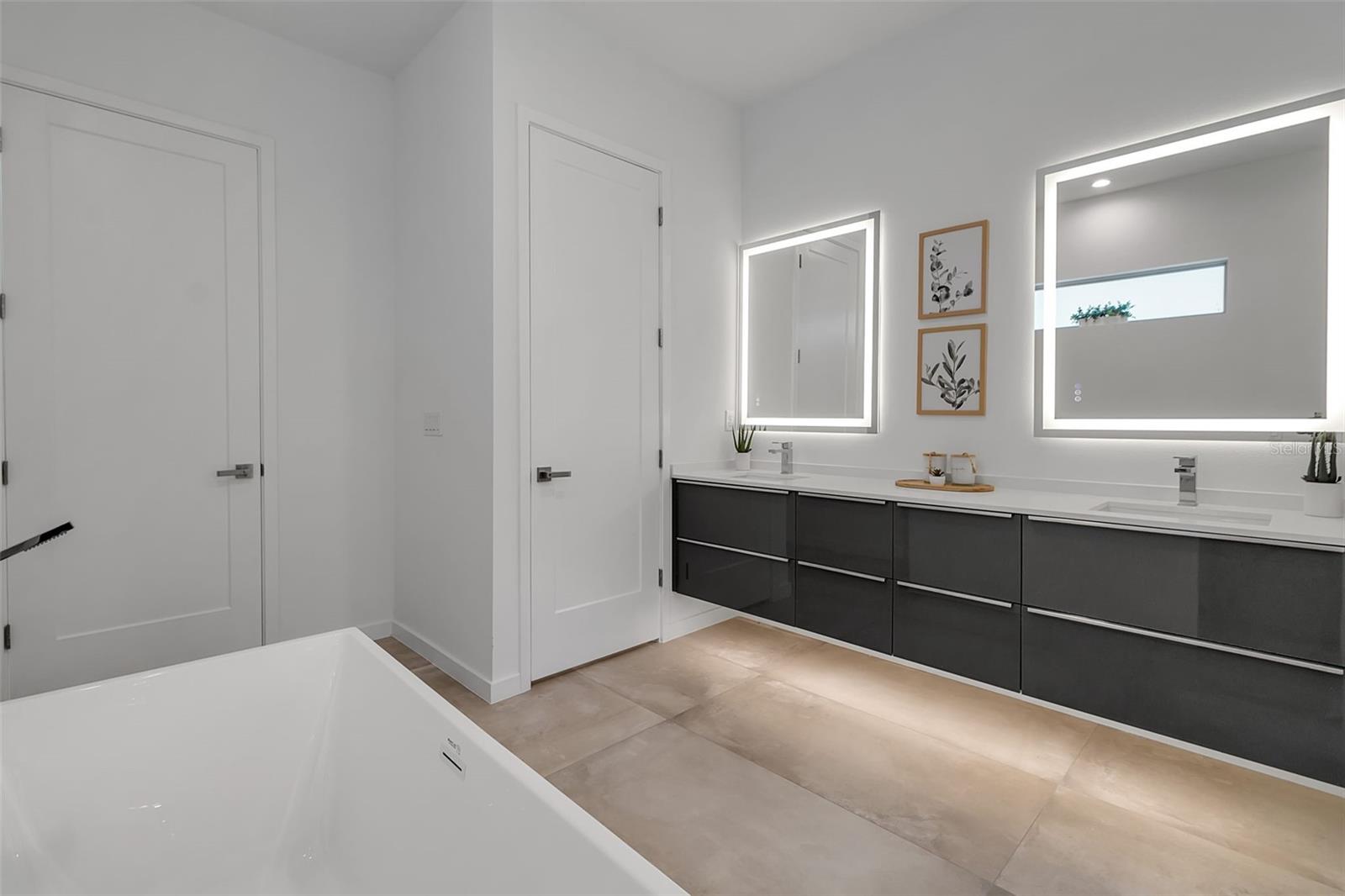 SOUTH GATE - Residential