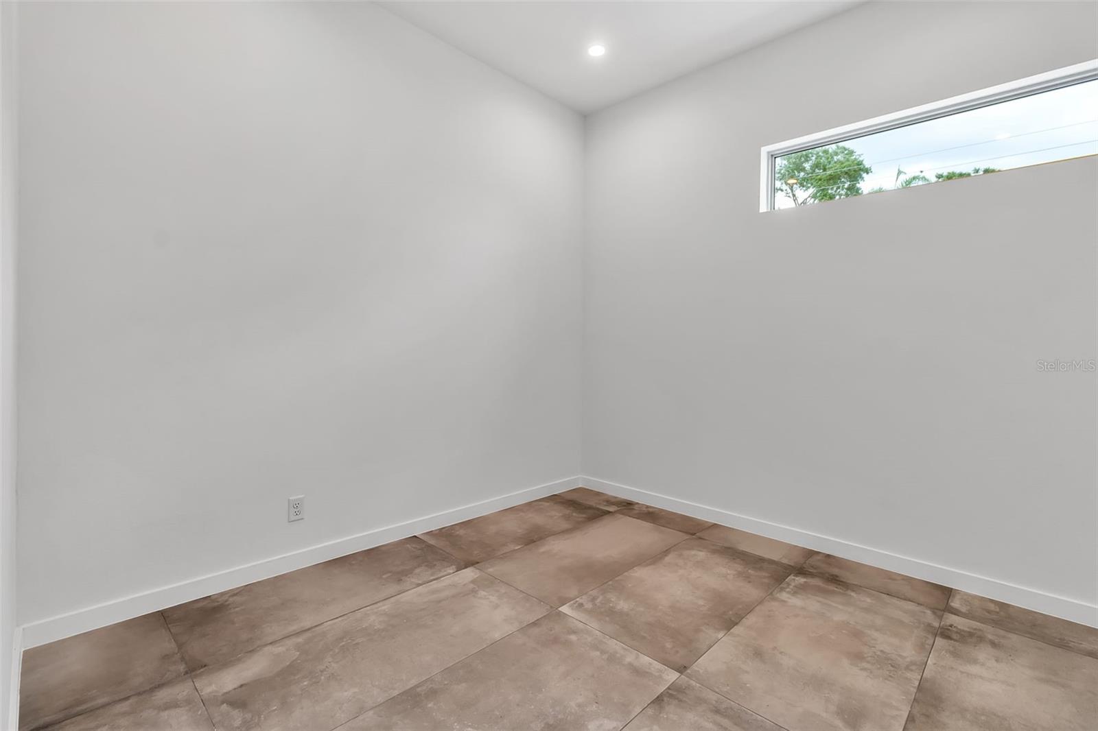 SOUTH GATE - Residential