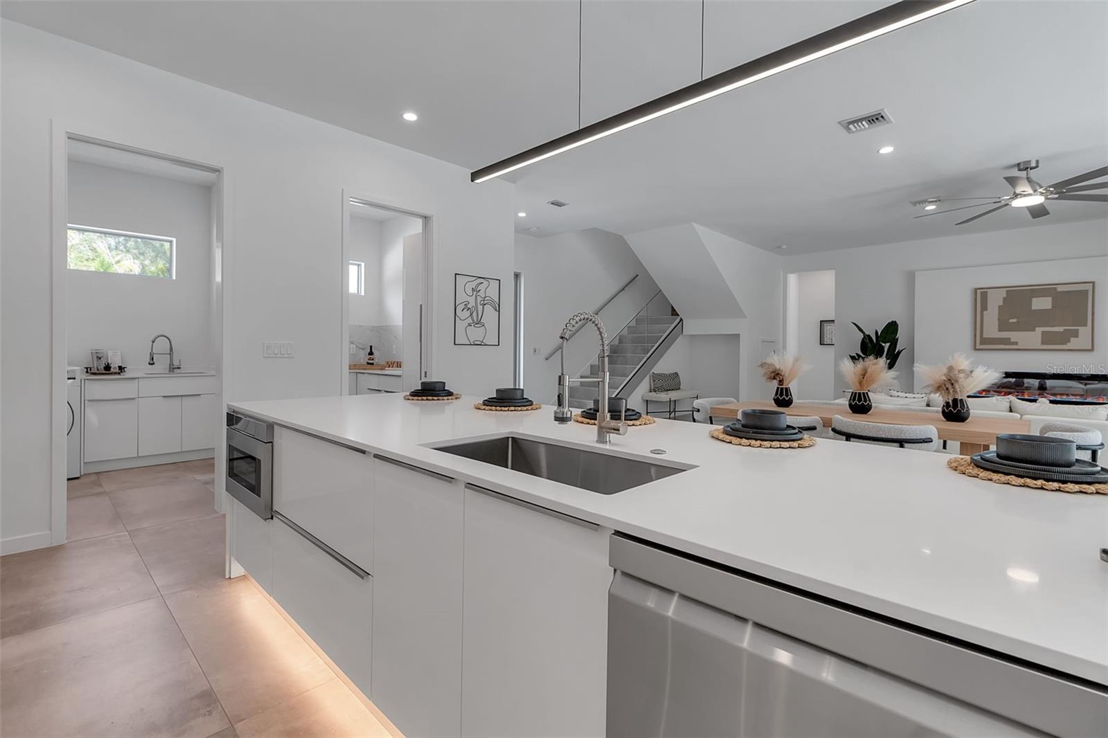 SOUTH GATE - Residential