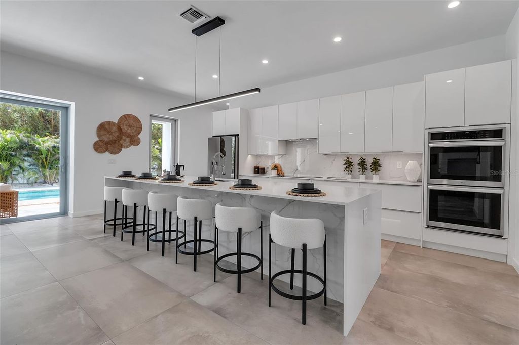 Photo of 2124 Clematis Place, Sarasota, FL 34239 (MLS # A4656371)