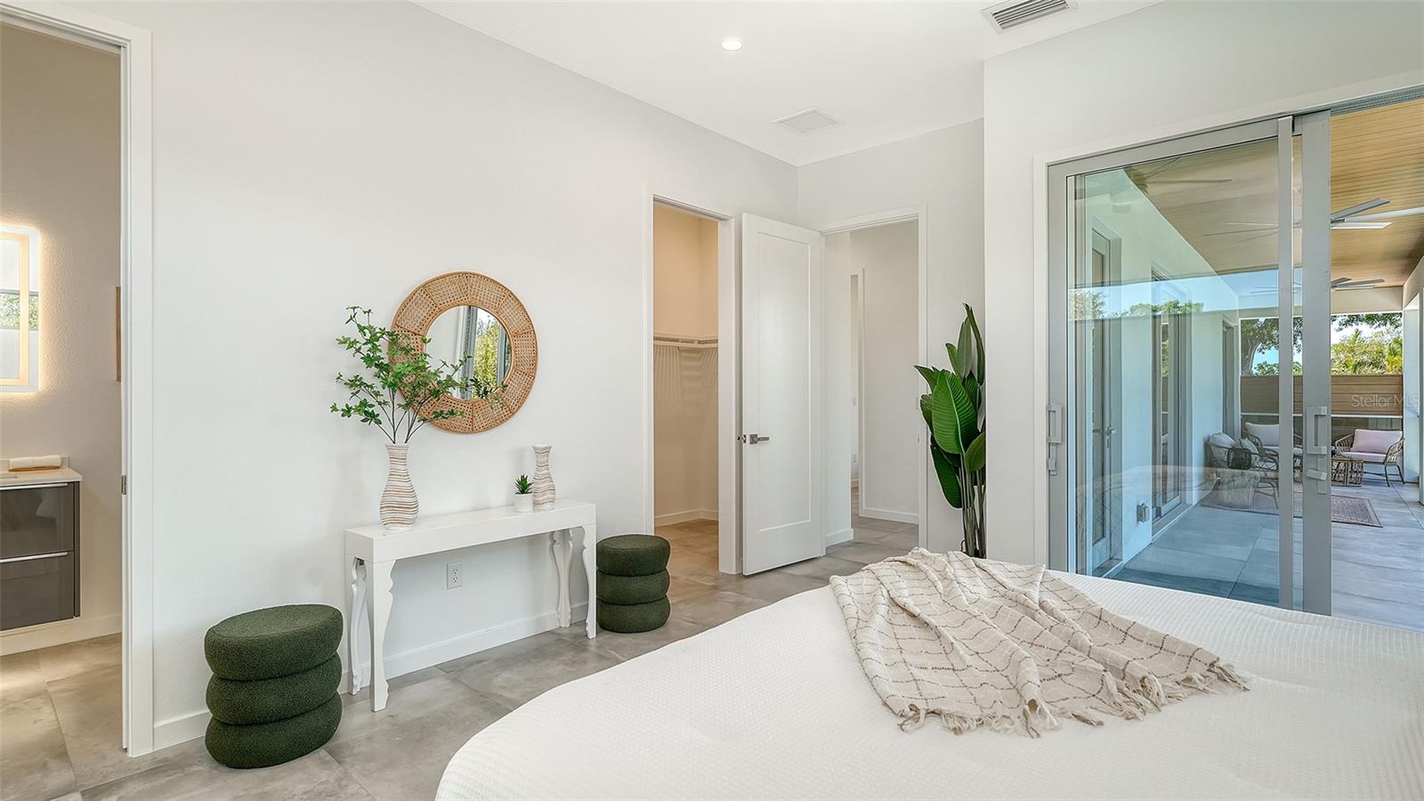 SOUTH GATE - Residential