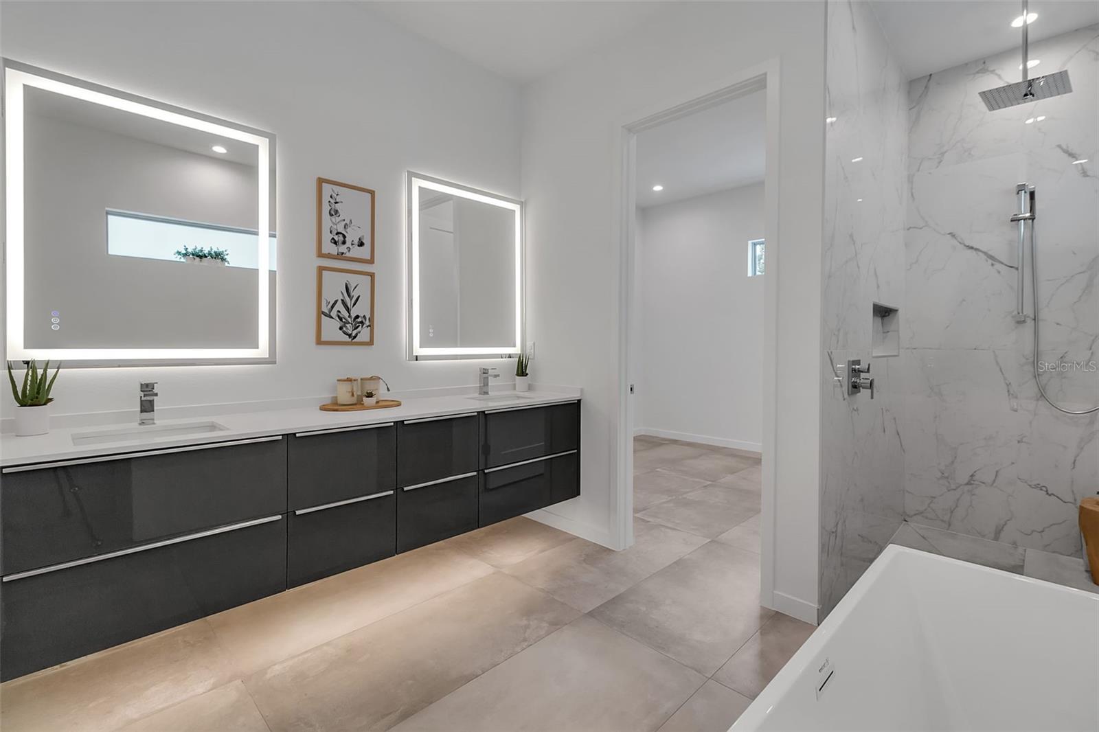 SOUTH GATE - Residential