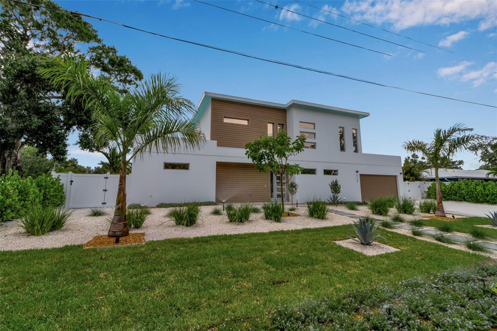 2124 CLEMATIS PLACE