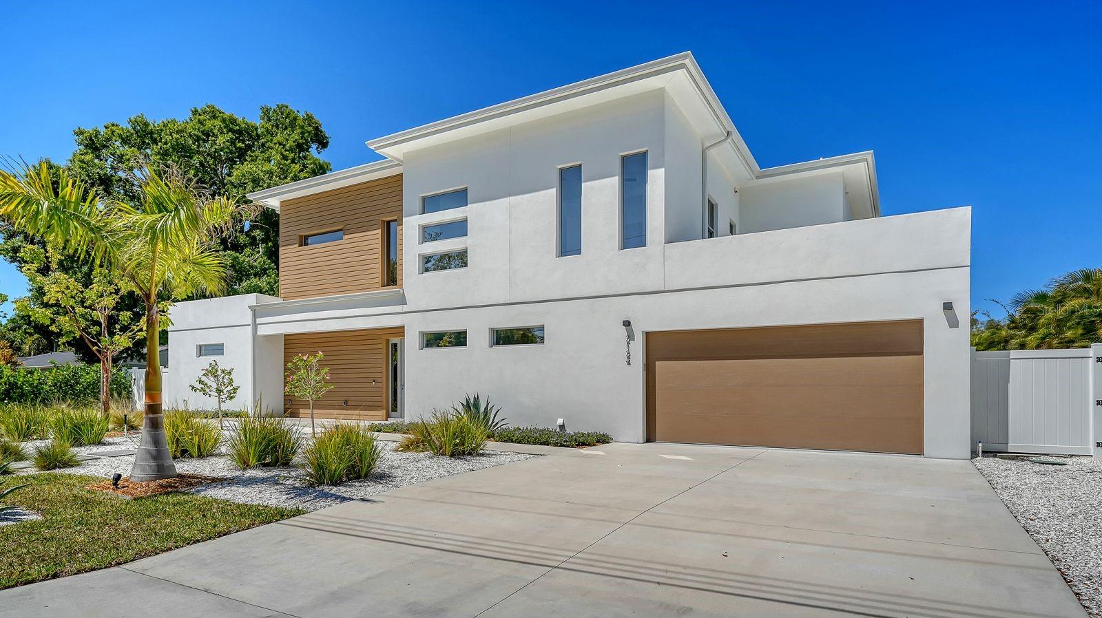 2124 CLEMATIS PLACE