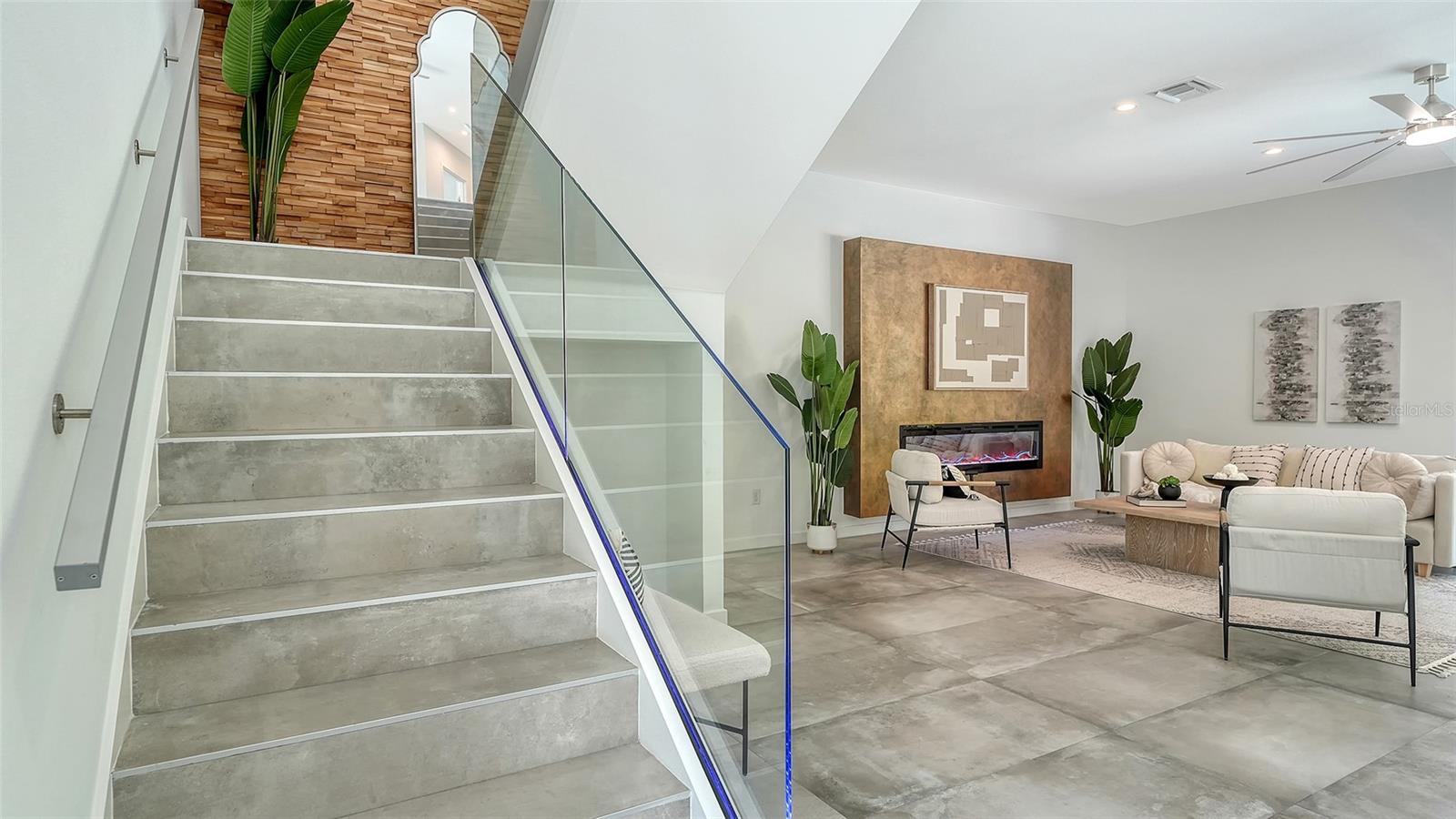 SOUTH GATE - Residential