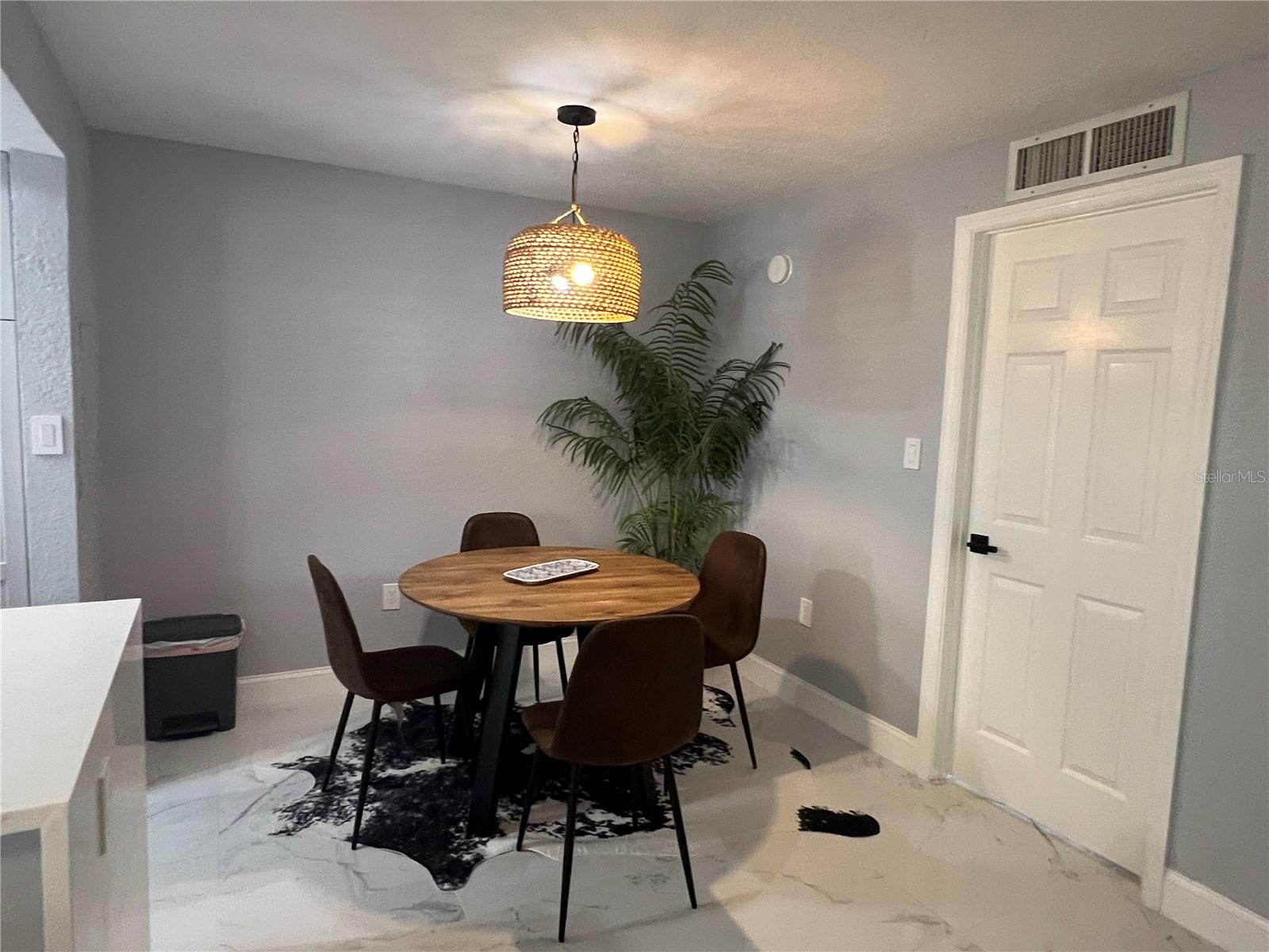 INDIAN OAKS CONDO - Residential