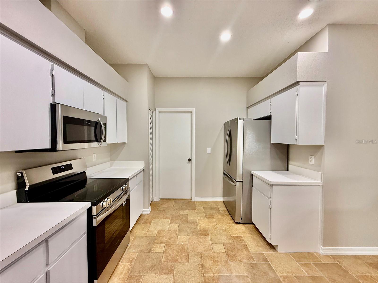 HEATHER LAKES UNIT XXVI - Residential Lease