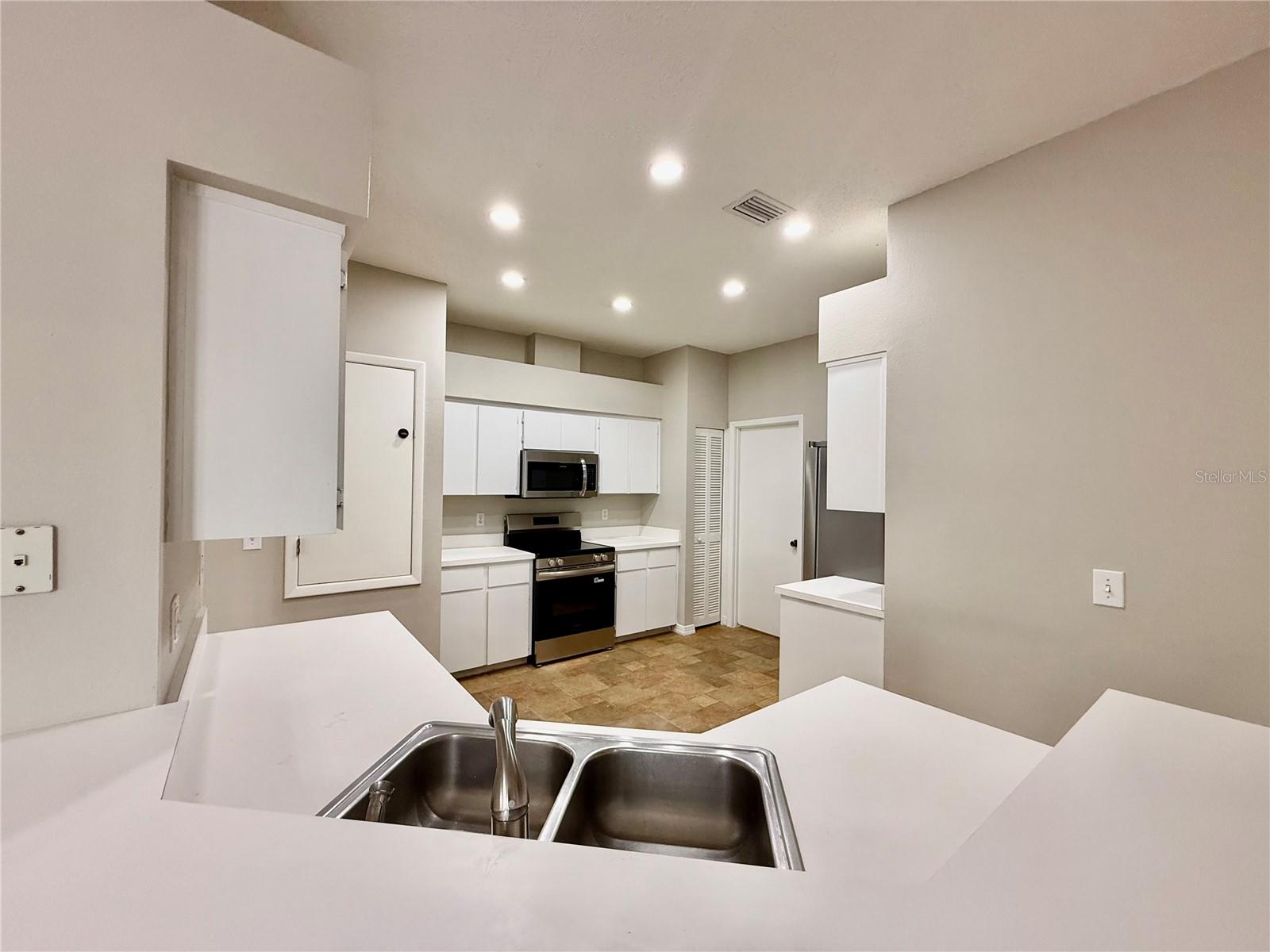HEATHER LAKES UNIT XXVI - Residential Lease