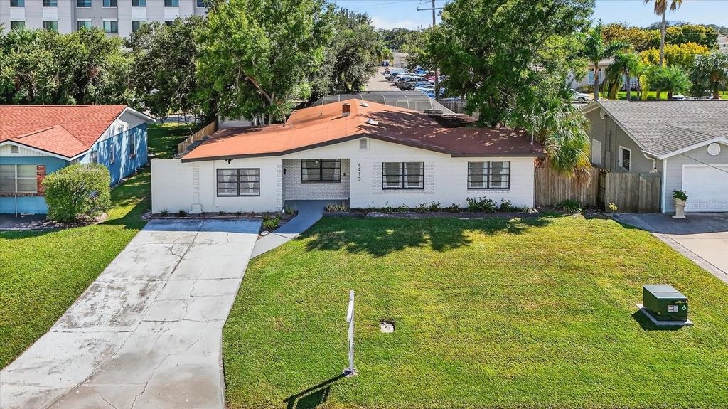 Photo of 4410 W Bay Court Avenue, Tampa, FL 33611 (MLS # TB8430316)