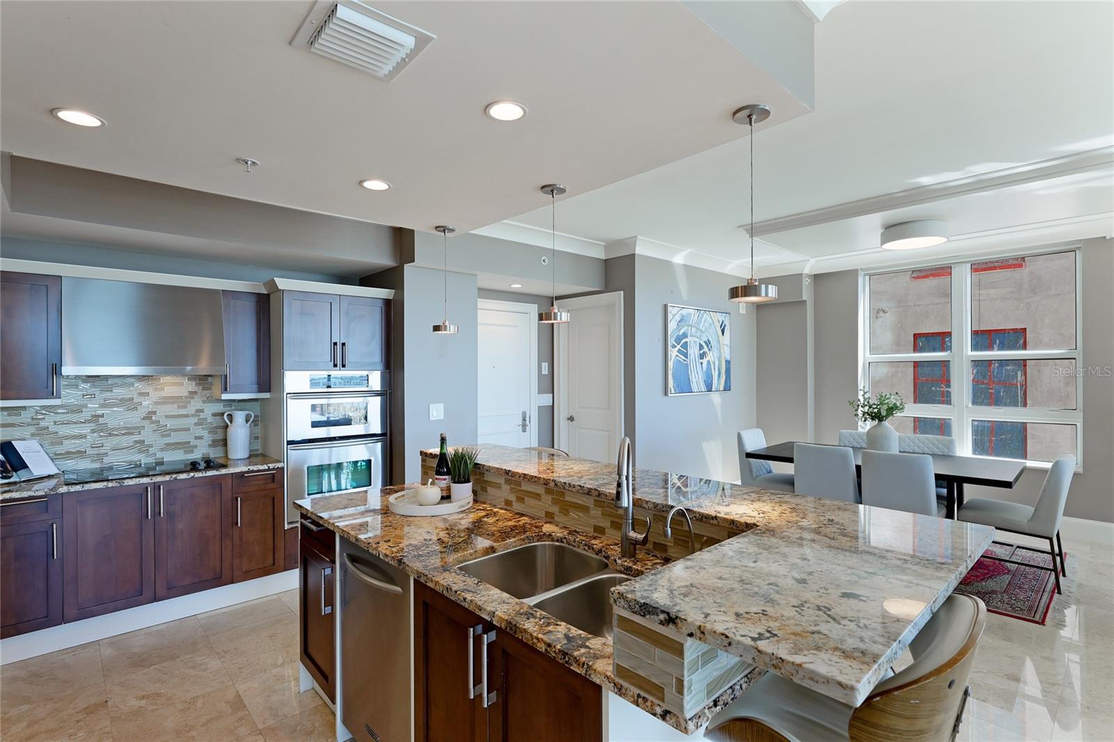 1350 MAIN RESIDENTIAL - Residential