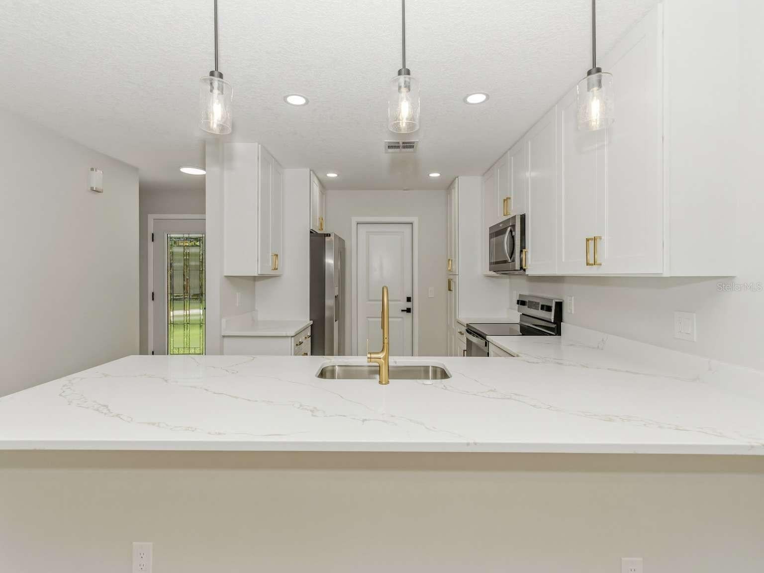 3058 GRACELAND COURT