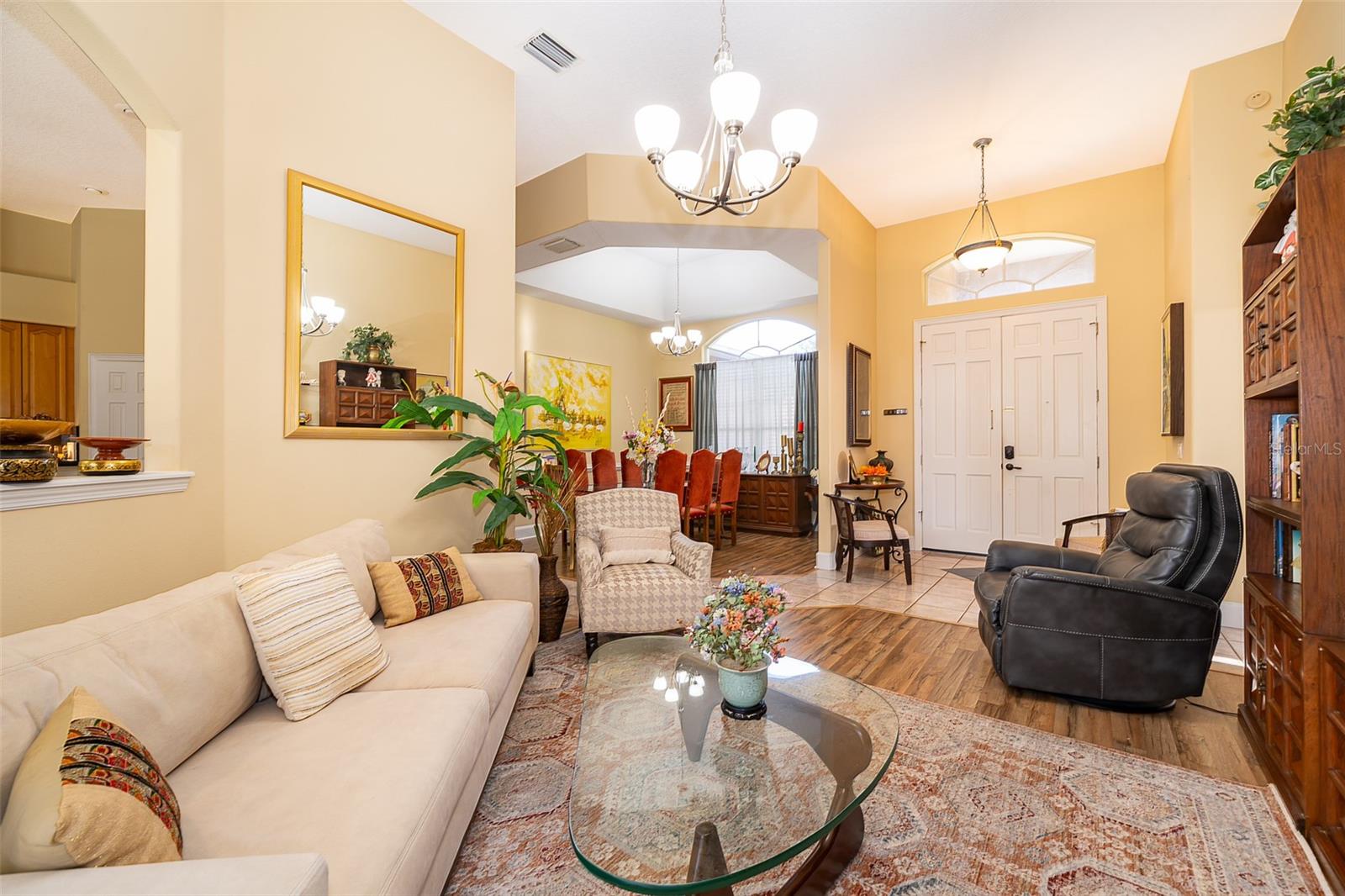 8118 VINELAND OAKS BOULEVARD