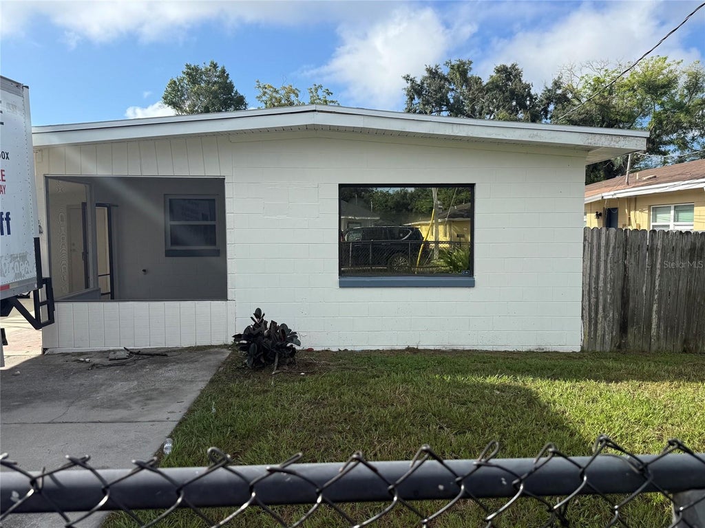 Photo of 4522 Carter Street, Orlando, FL 32811 (MLS # O6443299)