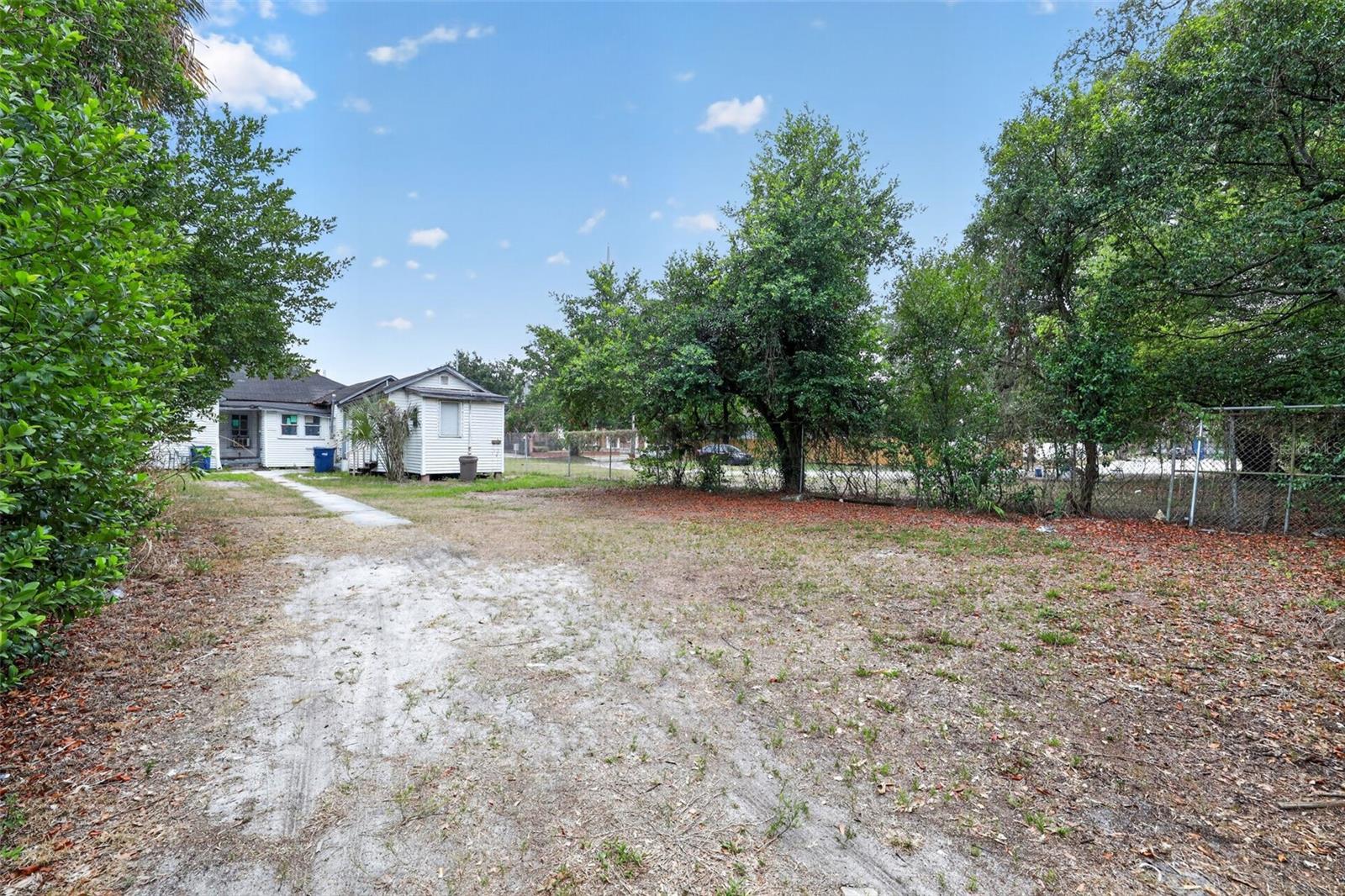 OAK VILLA - Land