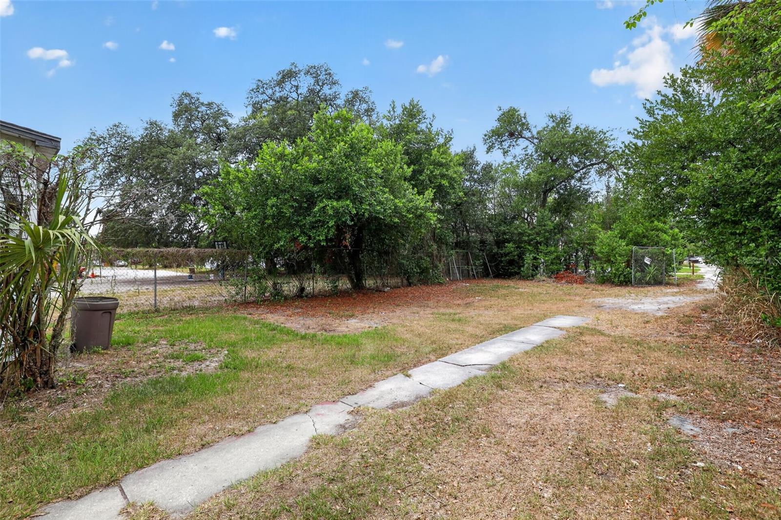 OAK VILLA - Land