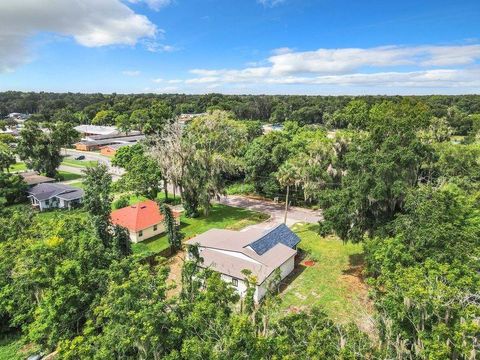 A home in DELAND