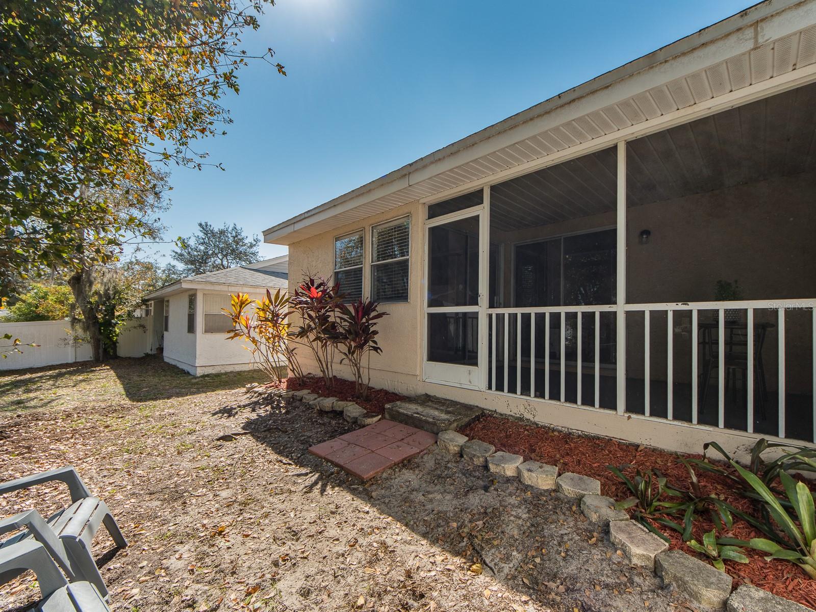 CLOVERPLACE CONDO - Residential