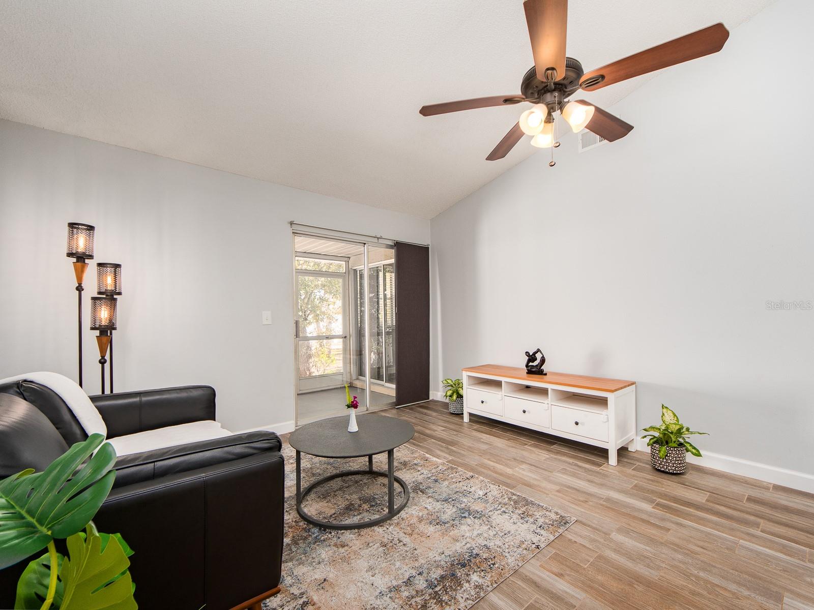 CLOVERPLACE CONDO - Residential