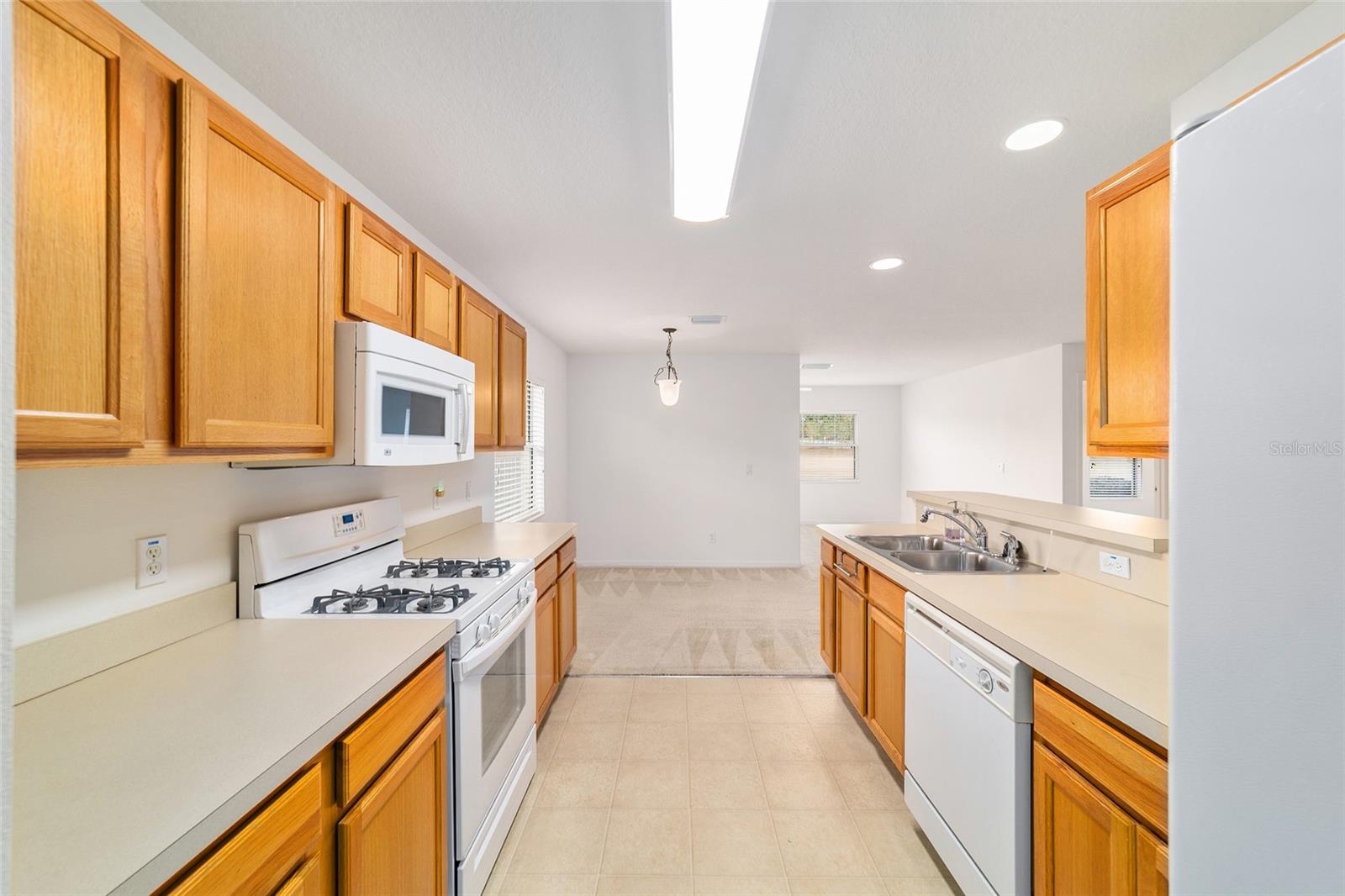 ON TOP OF THE WORLD - Residential