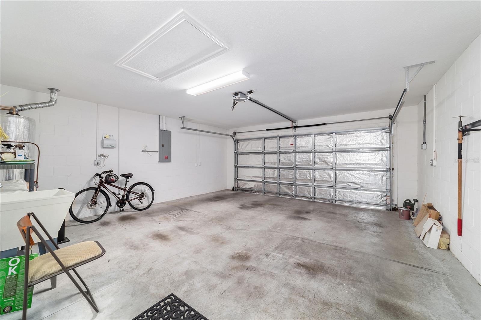 ON TOP OF THE WORLD - Residential