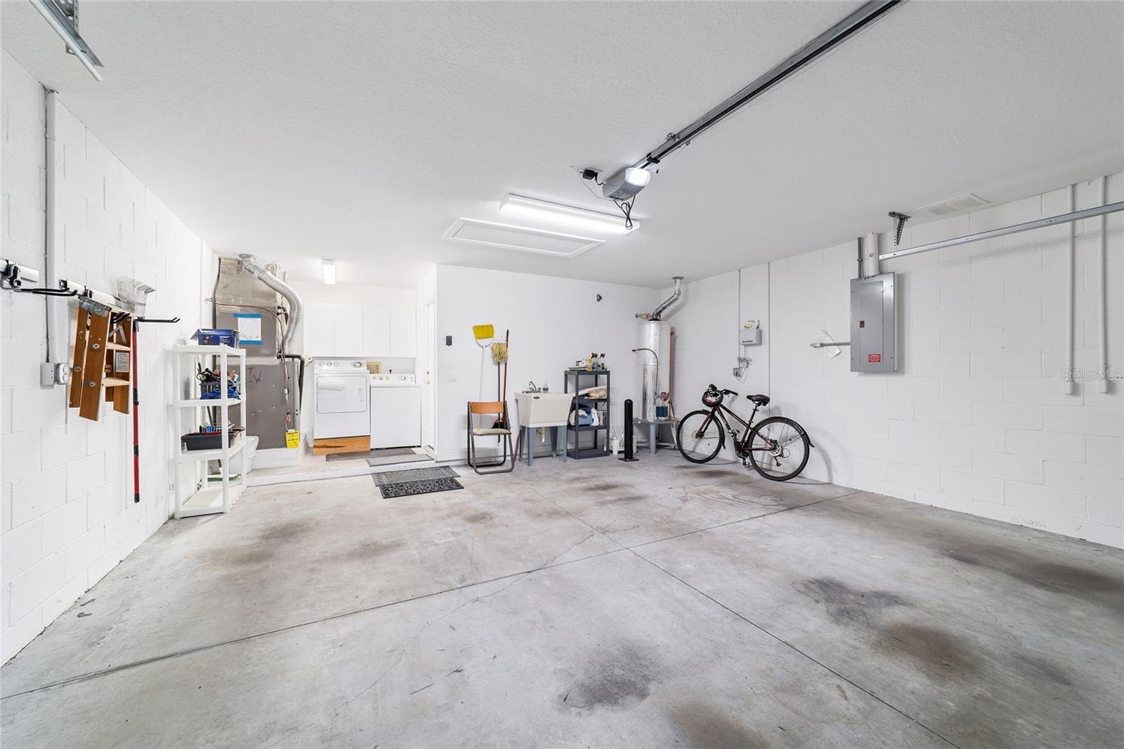 ON TOP OF THE WORLD - Residential