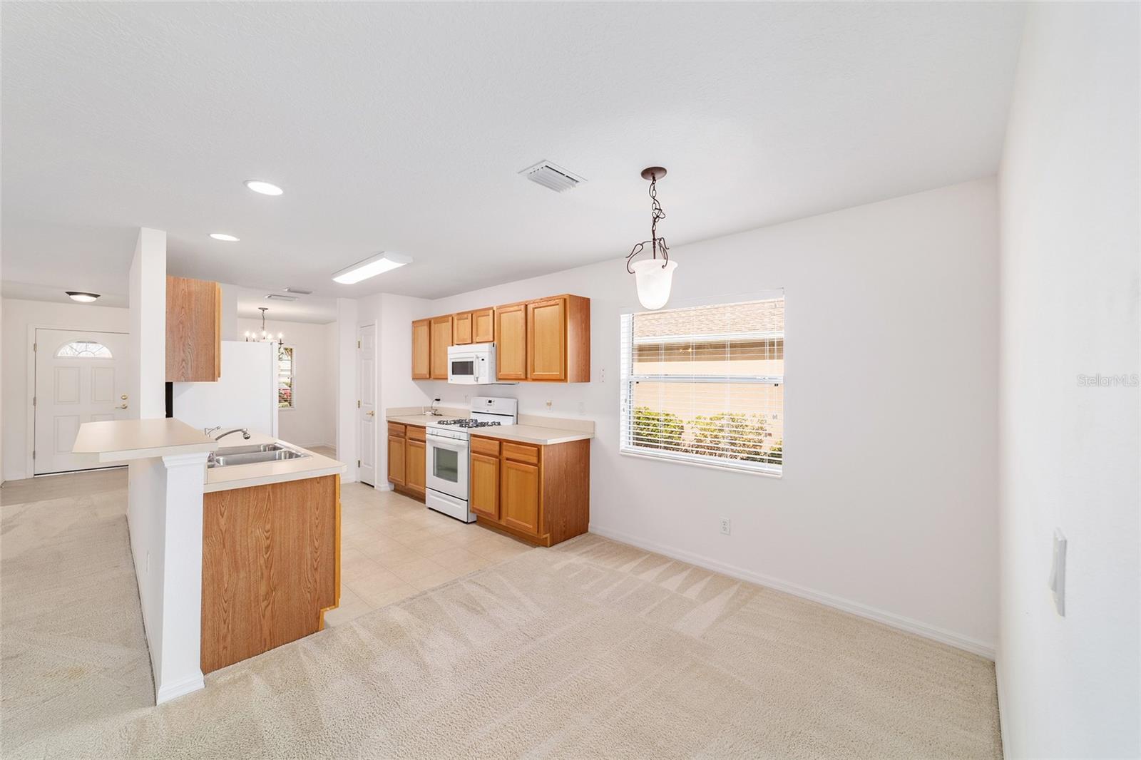 ON TOP OF THE WORLD - Residential