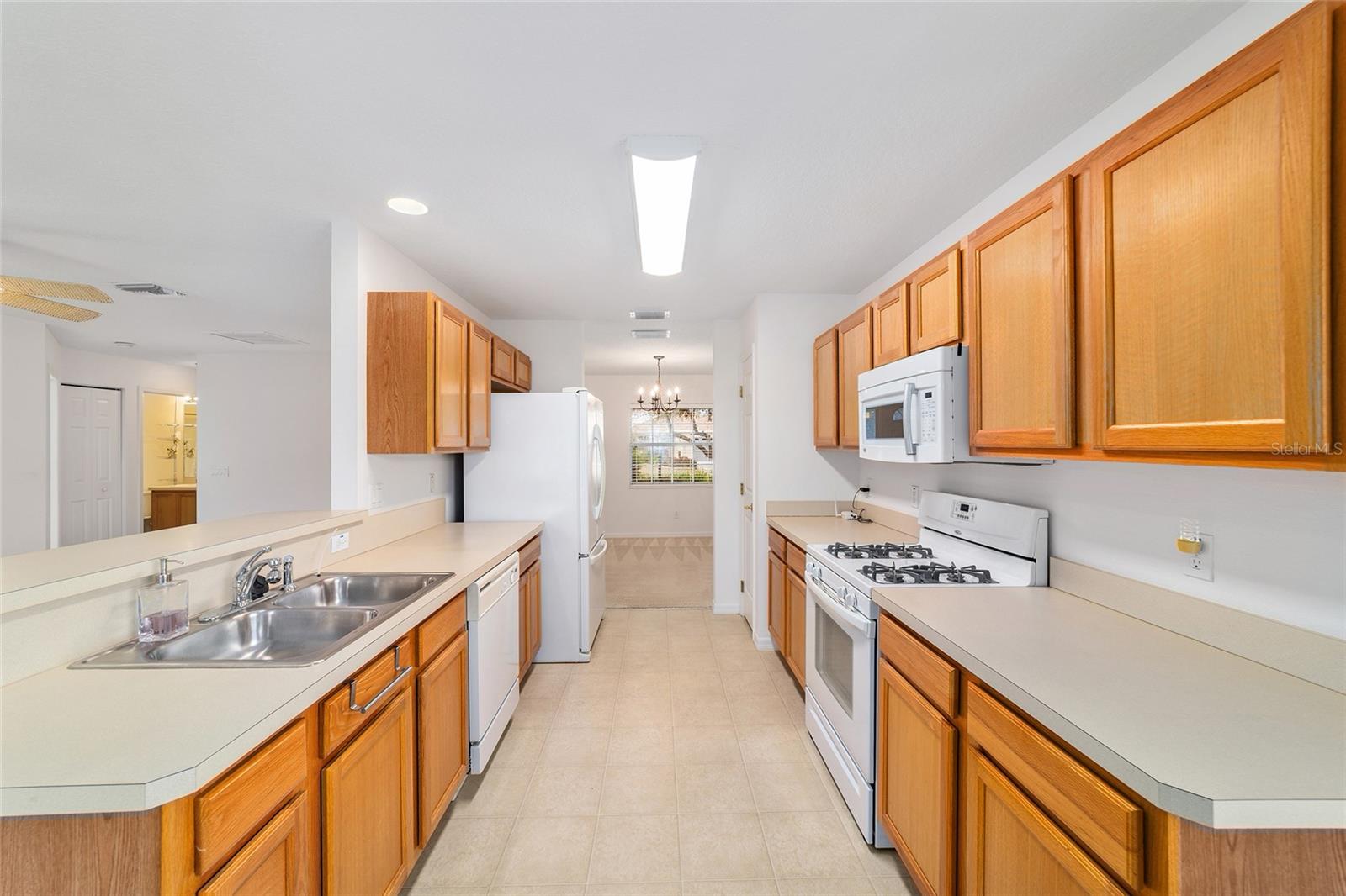 ON TOP OF THE WORLD - Residential