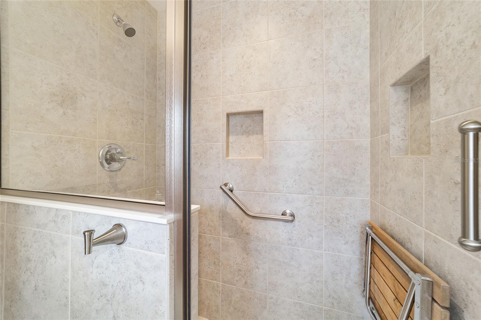 ON TOP OF THE WORLD - Residential