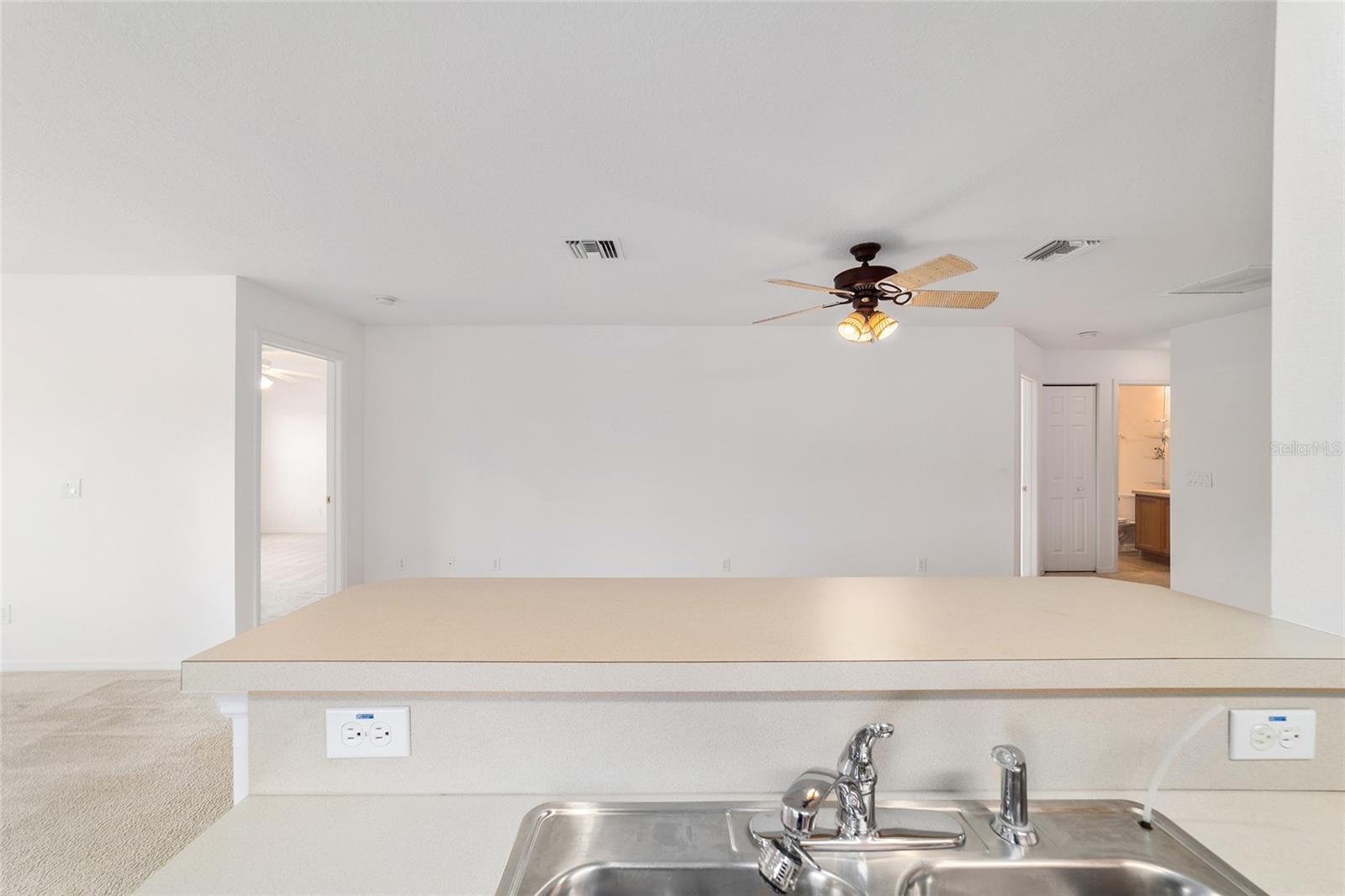 ON TOP OF THE WORLD - Residential