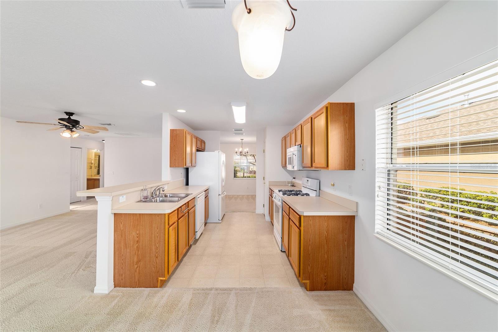 ON TOP OF THE WORLD - Residential