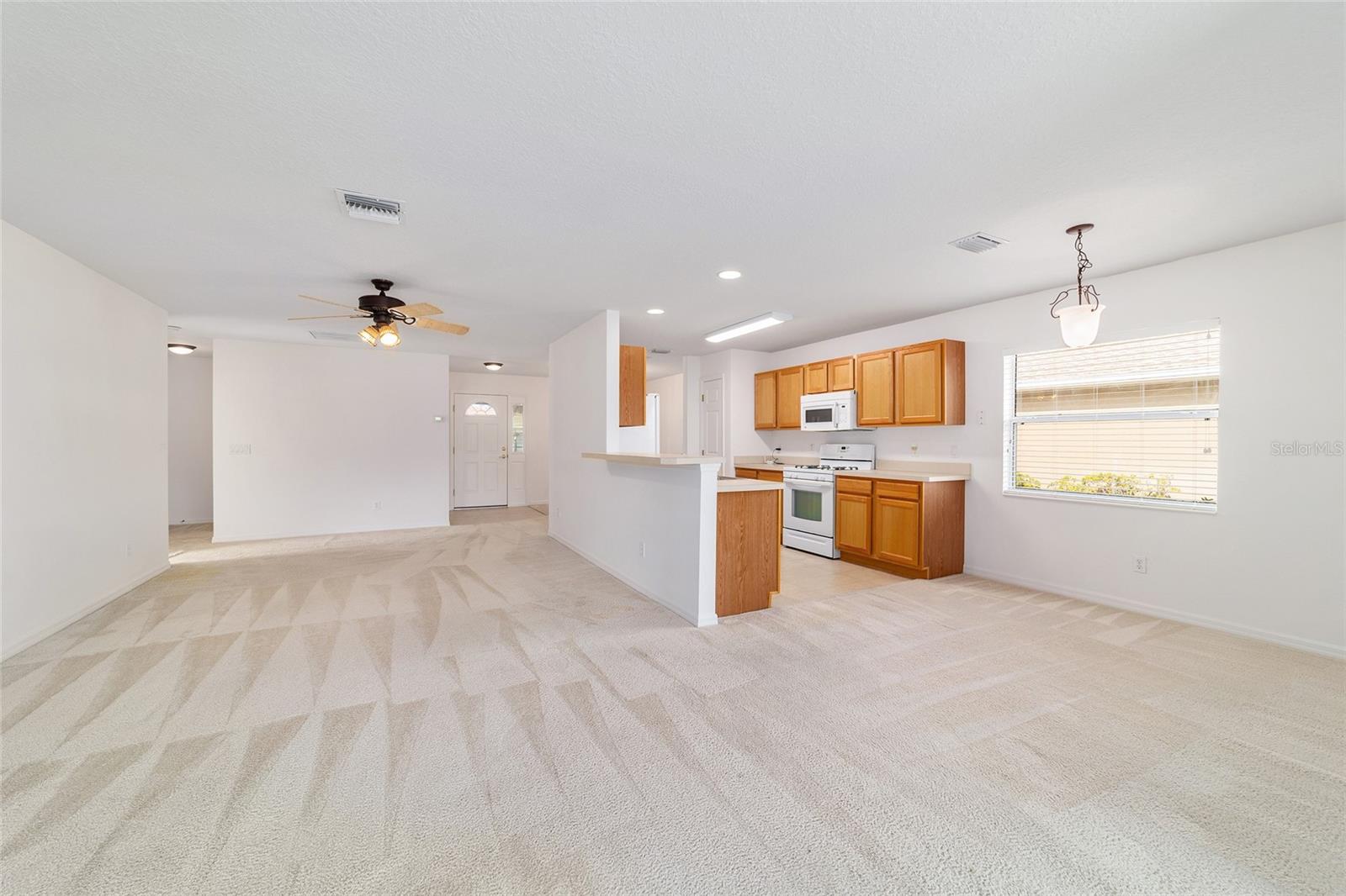 ON TOP OF THE WORLD - Residential