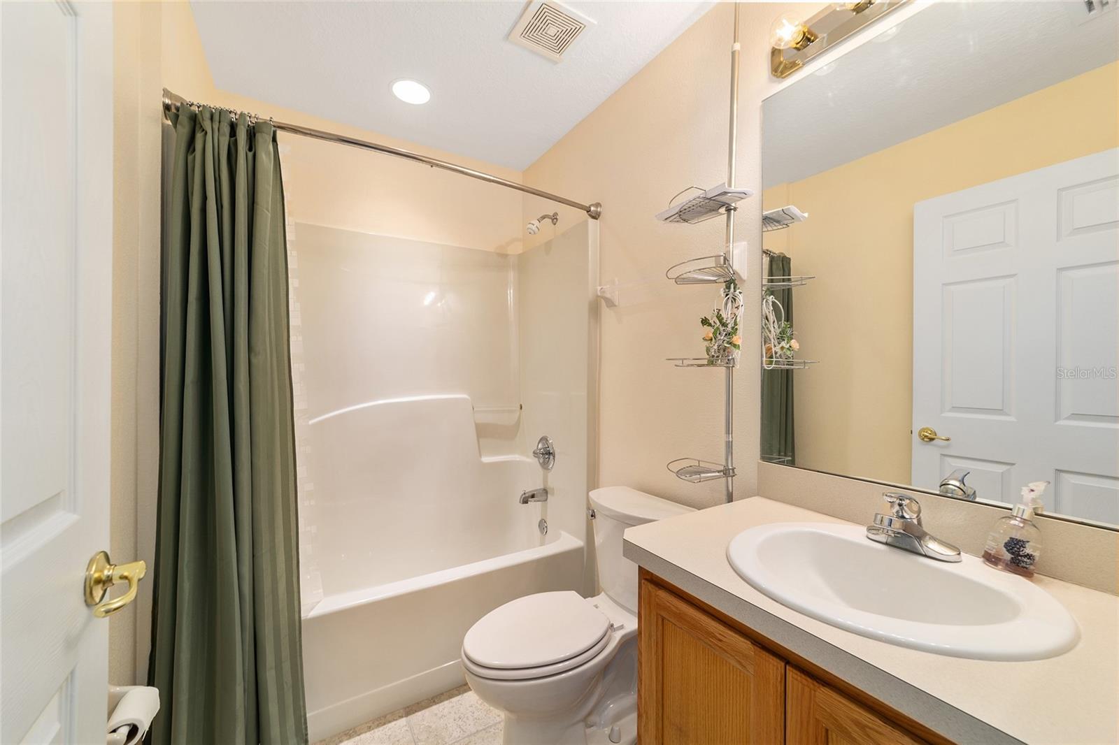 ON TOP OF THE WORLD - Residential