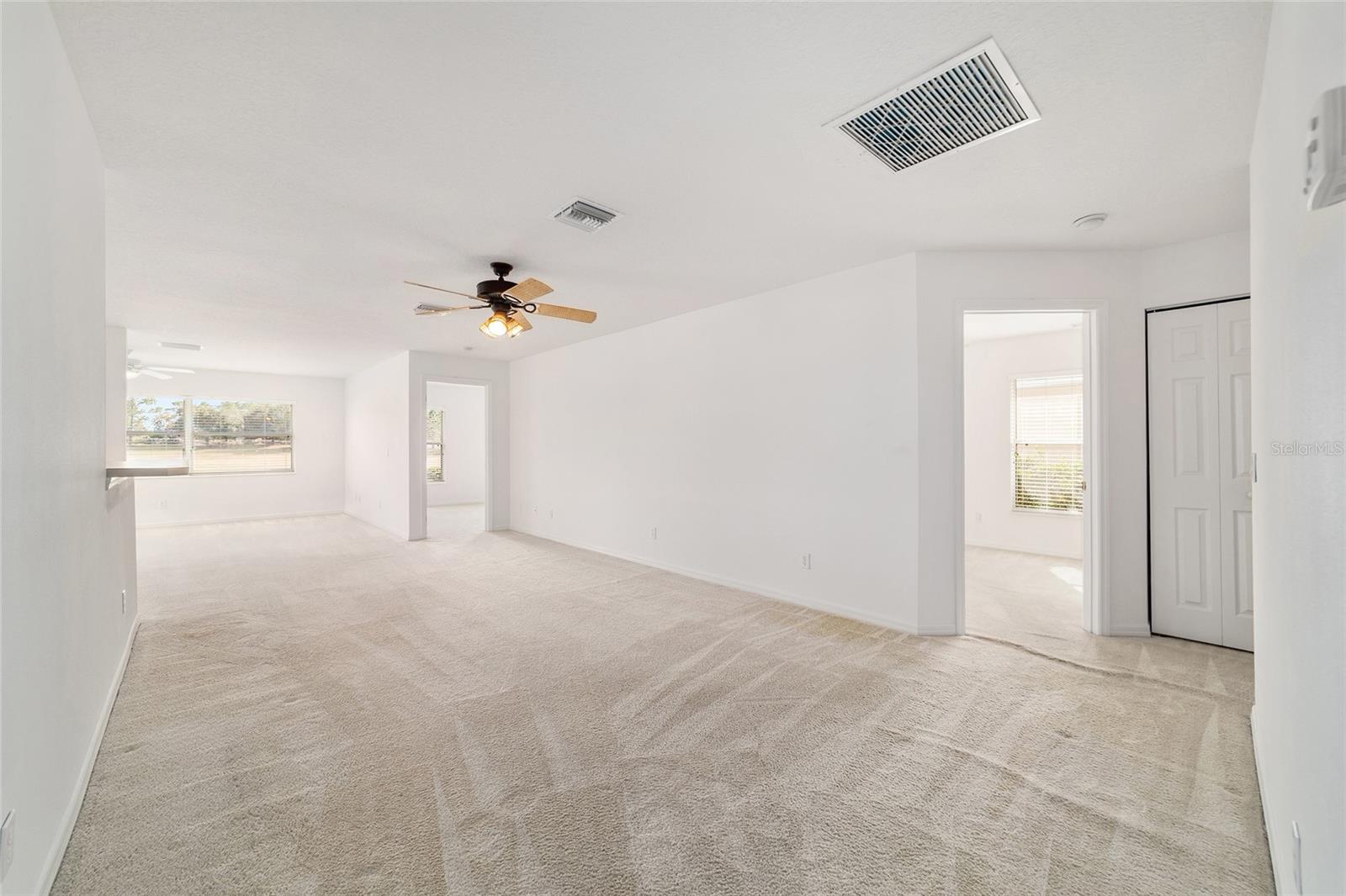 ON TOP OF THE WORLD - Residential