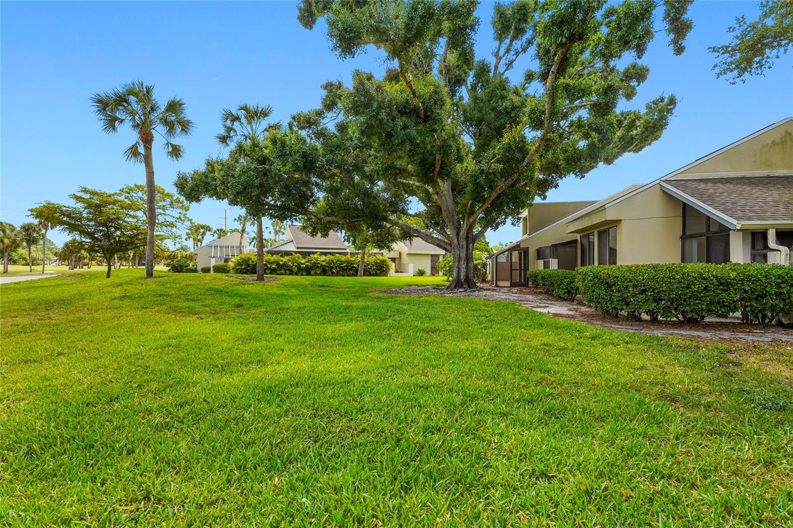 MEADOWLAKE I - Residential