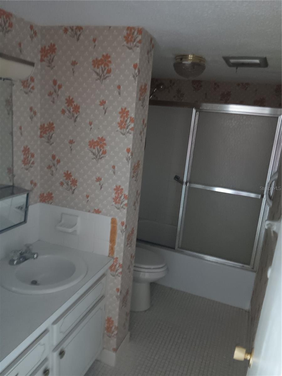 PARADISE SHORES - Residential