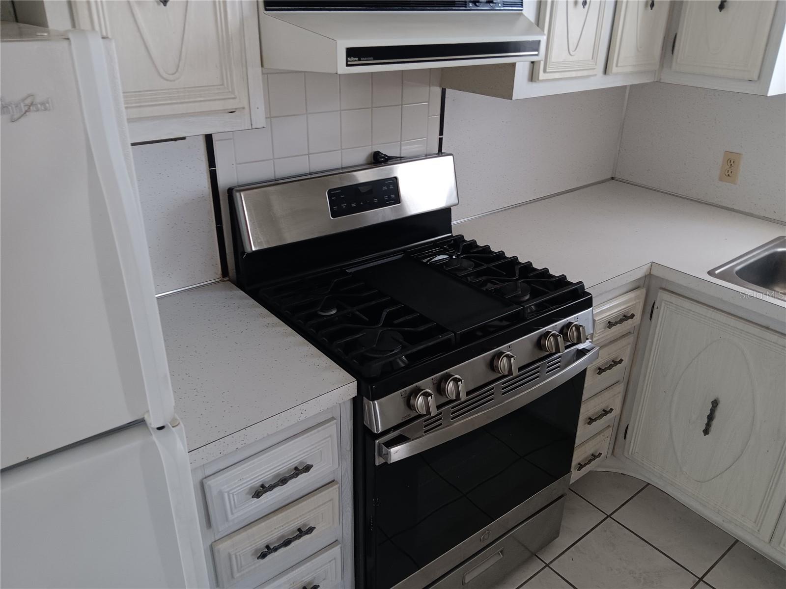 PARADISE SHORES - Residential