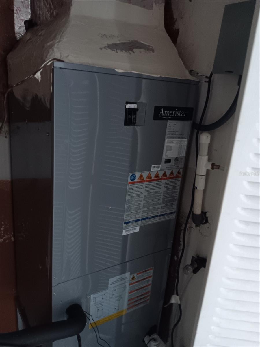 PARADISE SHORES - Residential