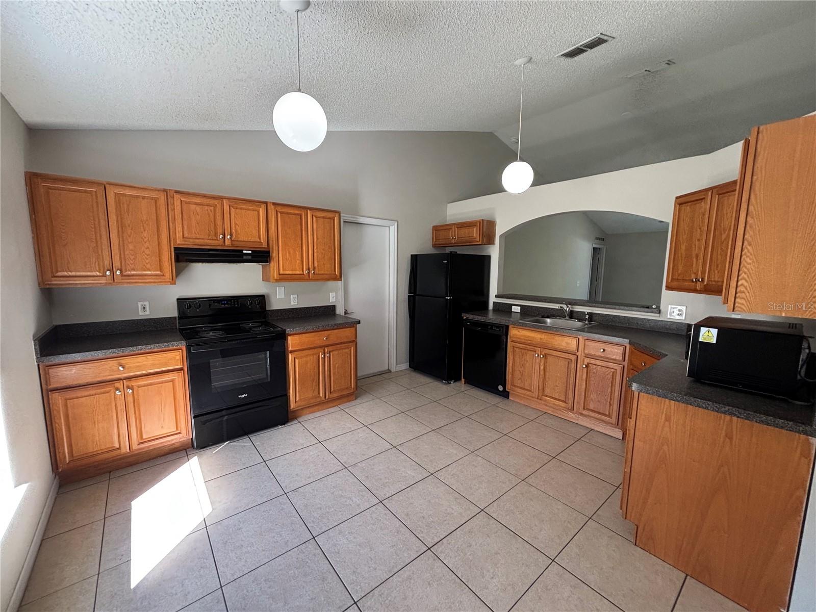 DELTONA LAKES UNIT 36 - Residential Lease