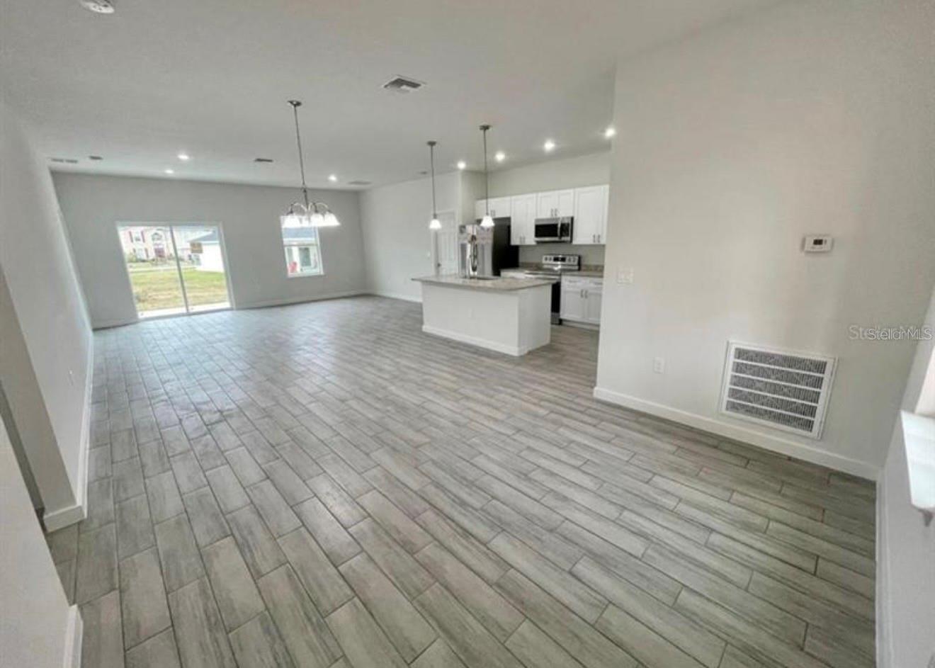 MARION OAKS UN 05 - Residential Lease