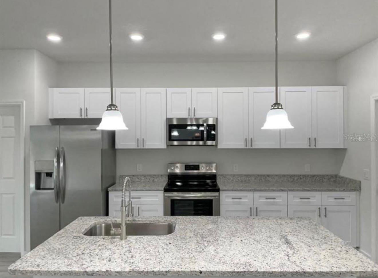 MARION OAKS UN 05 - Residential Lease