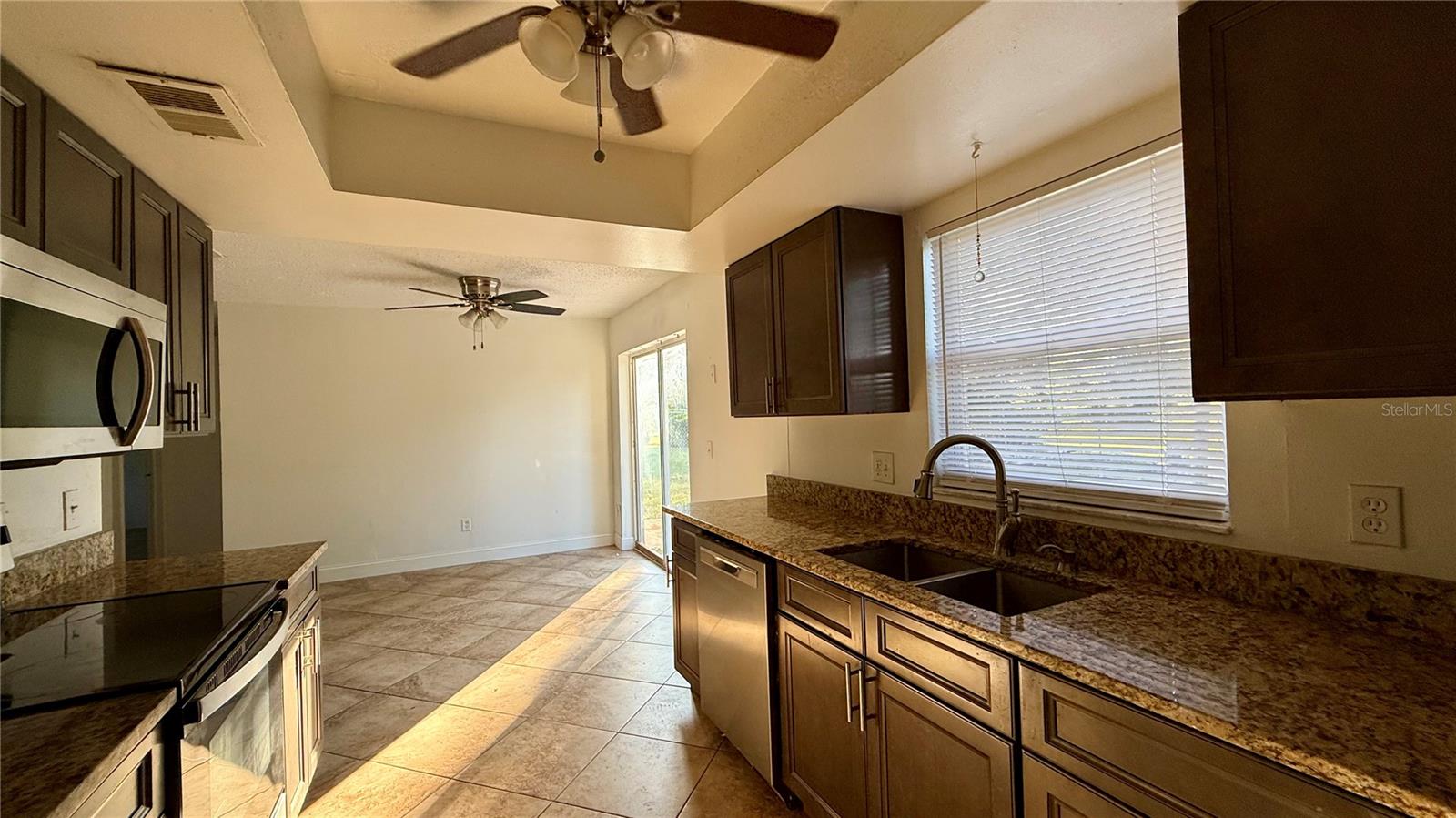 BVL UNIT 6 1ST ADD - Residential Lease