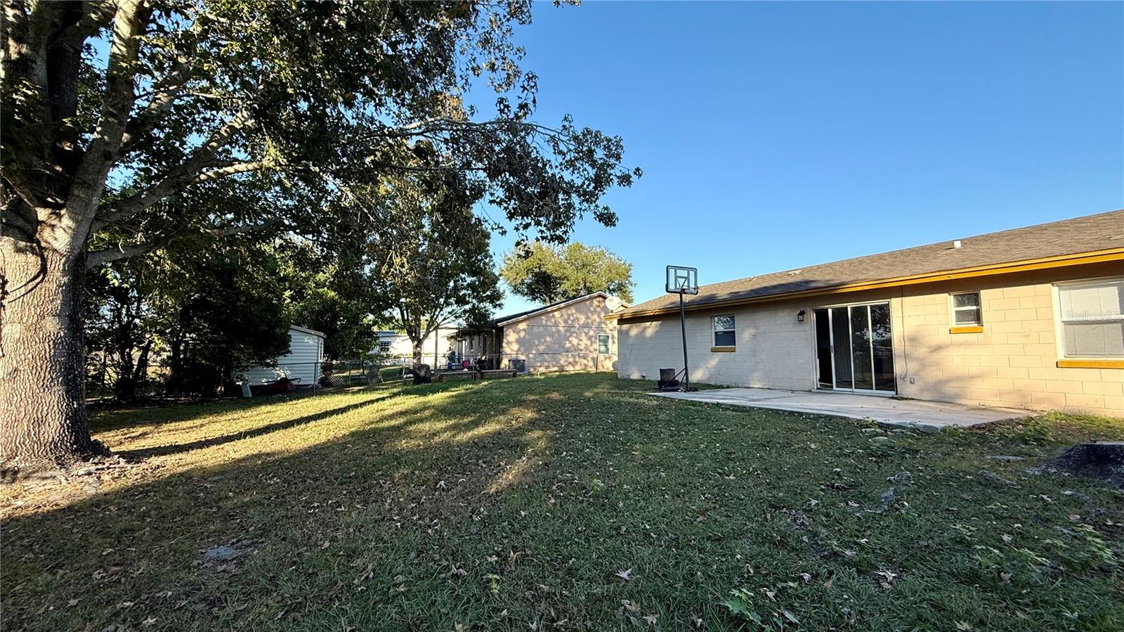 BVL UNIT 6 1ST ADD - Residential Lease