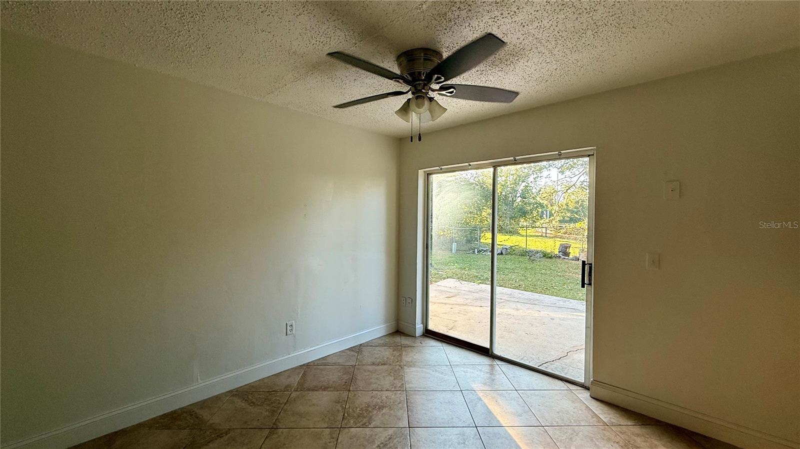 BVL UNIT 6 1ST ADD - Residential Lease